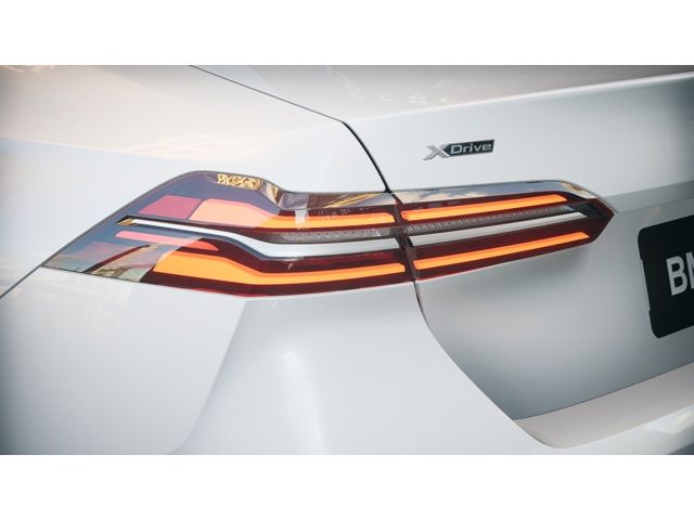 Thumbnail: 2026 BMW 5 Series - 8