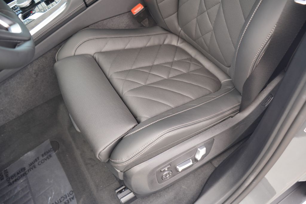 Thumbnail: 2026 BMW X5 - 10