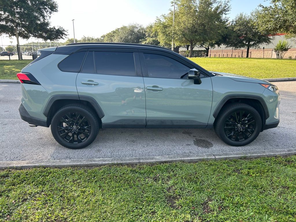 2019 Toyota RAV4 XLE Premium 6