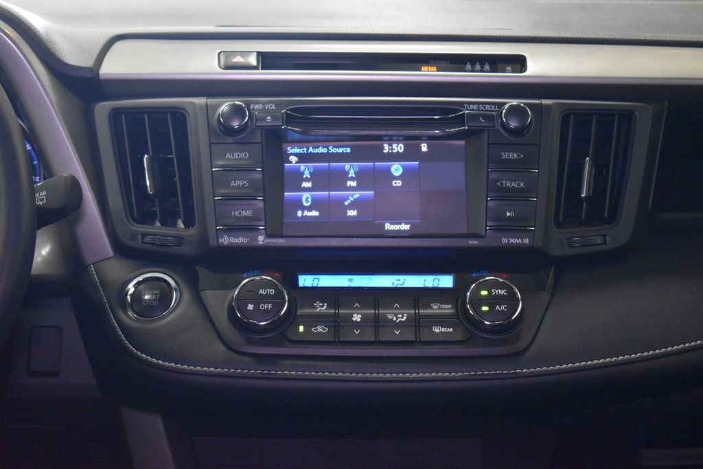 2018 Toyota RAV4 XLE 19