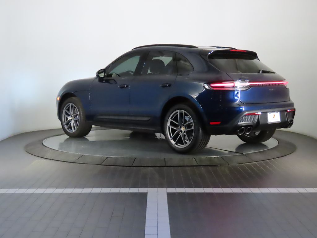 Thumbnail: 2022 Porsche Macan - 3