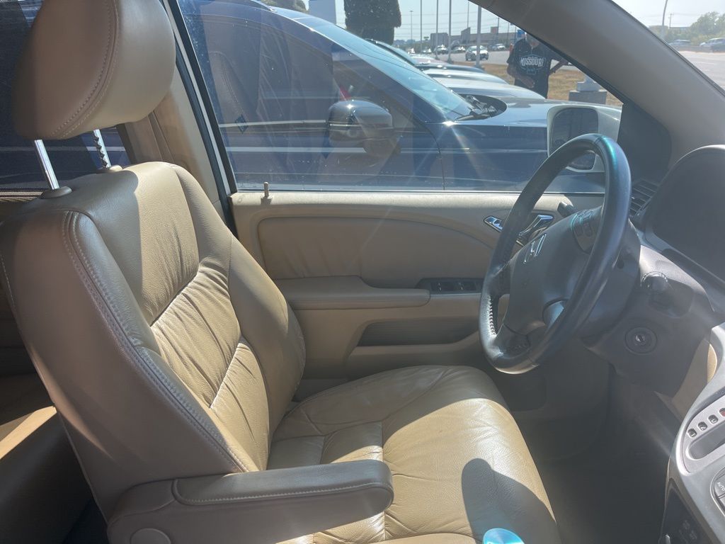 Thumbnail: 2010 Honda Odyssey - 4