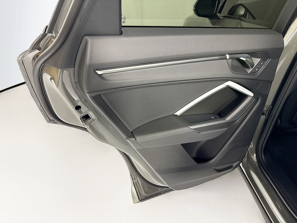 Thumbnail: 2025 Audi Q3 - 26