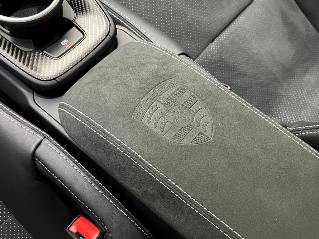 Thumbnail: 2026 Porsche 911 - 30