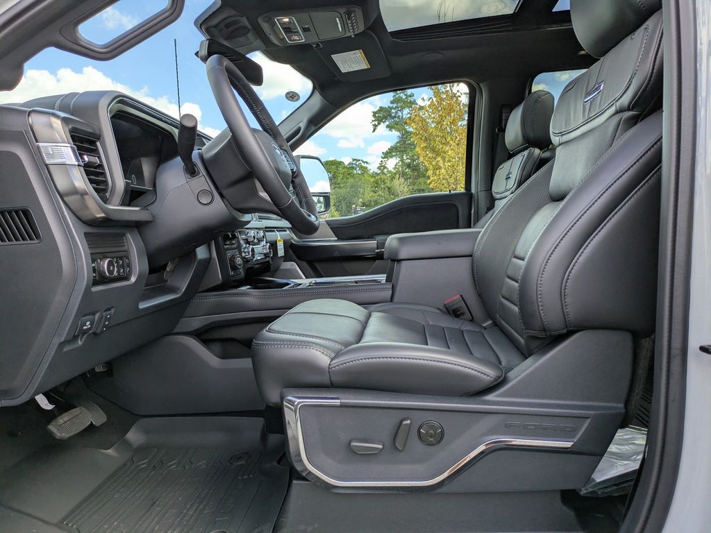 2026 Ford Super Duty F-350 SRW Platinum
