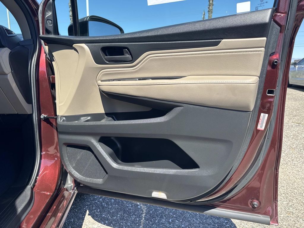 Used 2018 Honda Odyssey Touring 4D Passenger Van