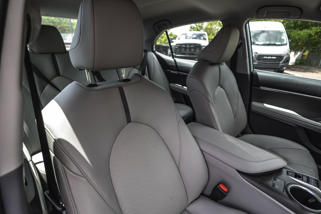 2022 Toyota Camry XLE thumbnail 27