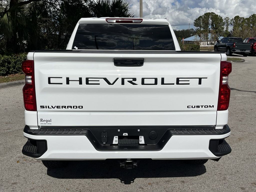 2025 Chevrolet Silverado 1500 Custom 2