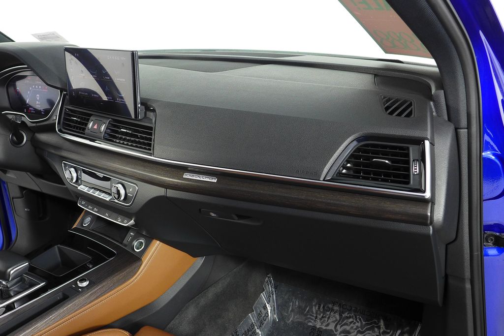 Thumbnail: 2022 Audi Q5 - 13