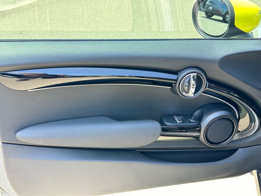 2022 MINI Cooper SE 11