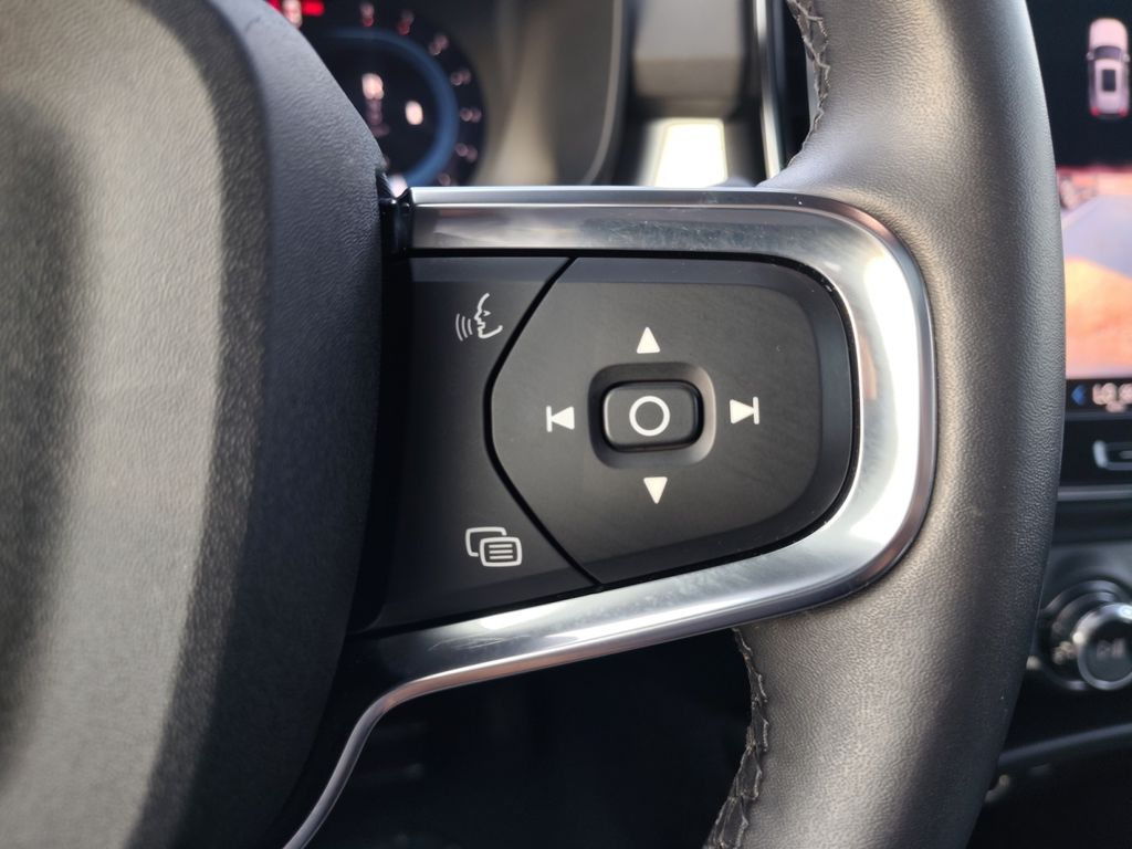 Used Car 2024 Volvo Xc40  B5 Core For Sale Under $30,000 In Austin, Texas
