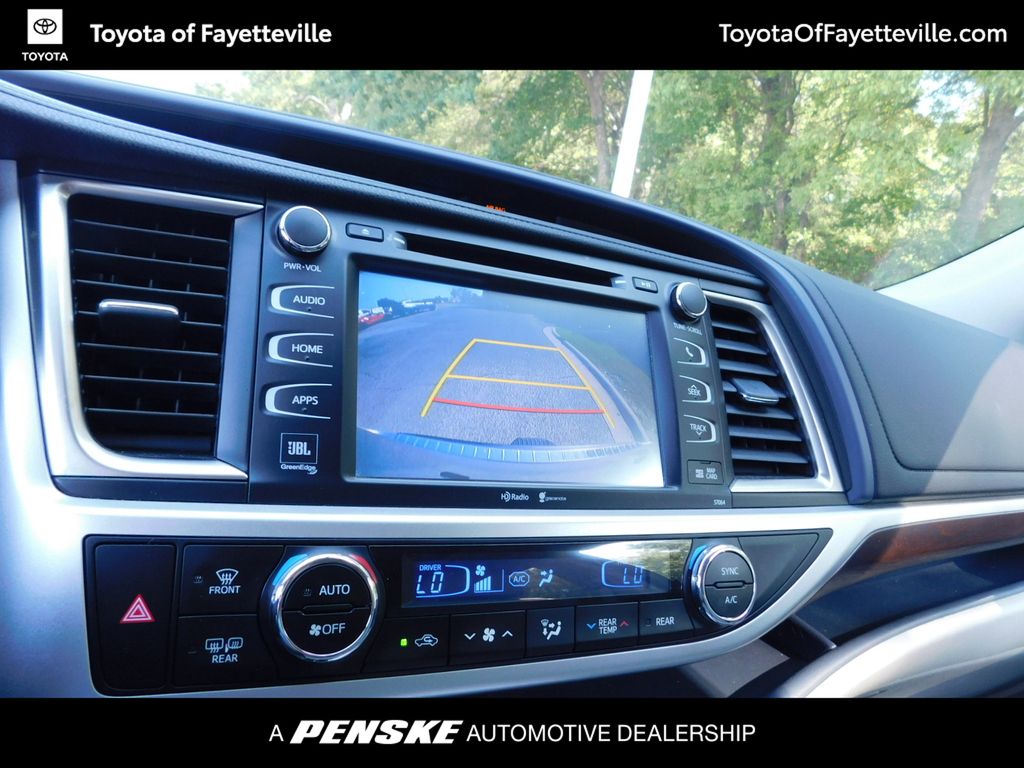 Thumbnail: 2014 Toyota Highlander - 6