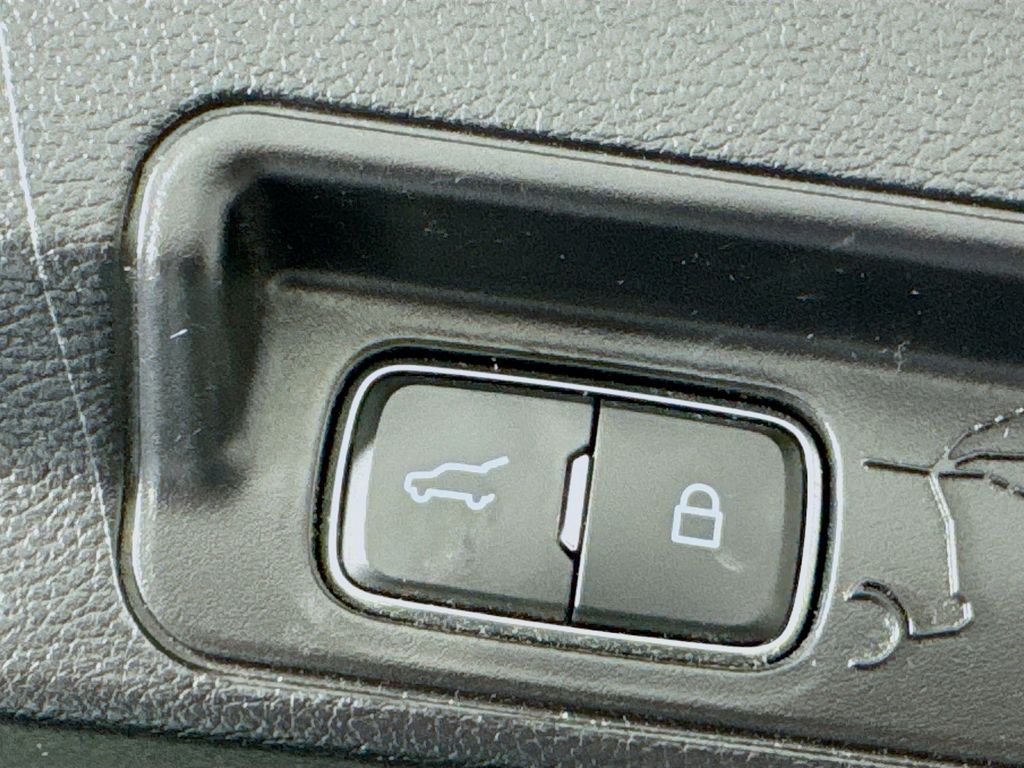 Used Car 2021 Ford Explorer  Xlt For Sale Under $25,000 In Austin, Texas