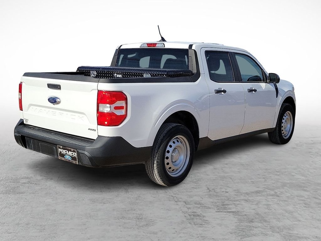 Used 2022 White Ford XL image 11