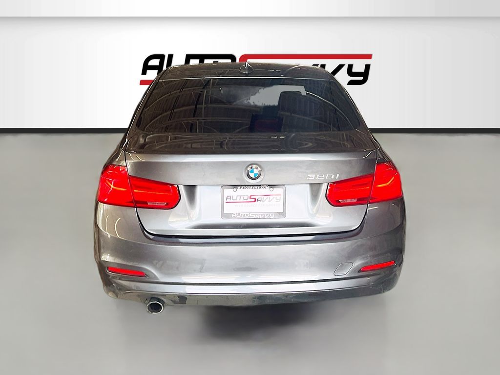 Used 2018 Gray BMW 320i image 6