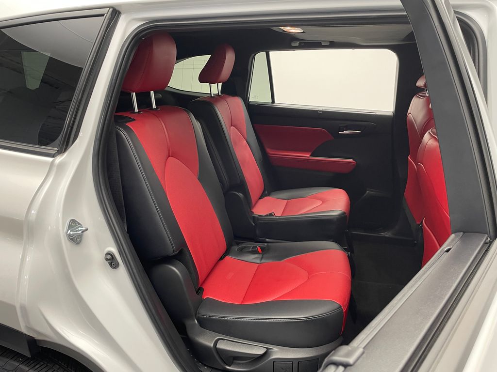 2024 Toyota Highlander XSE 25