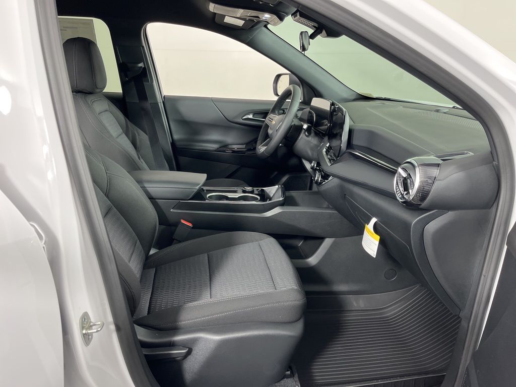 Thumbnail: 2026 Chevrolet Equinox - 8