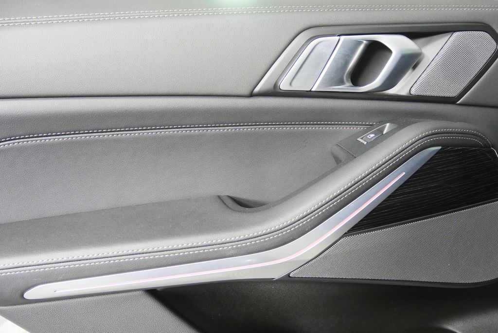 Thumbnail: 2025 BMW X5 - 13