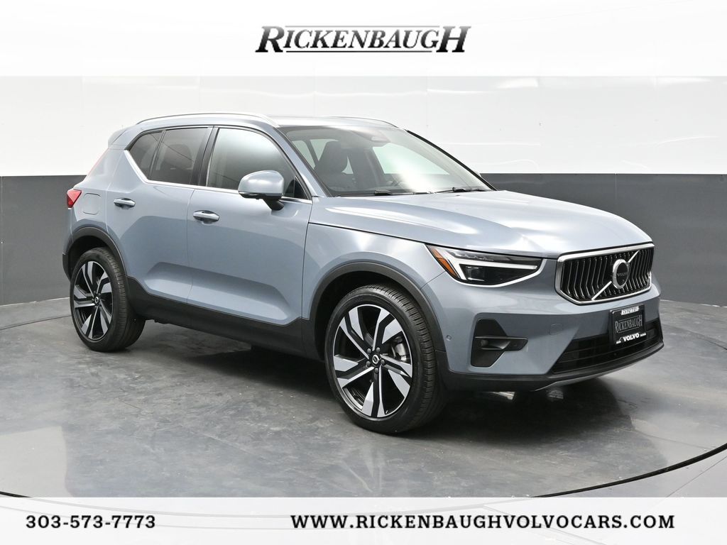 2023 Volvo XC40 B5 Ultimate Bright Theme AWD