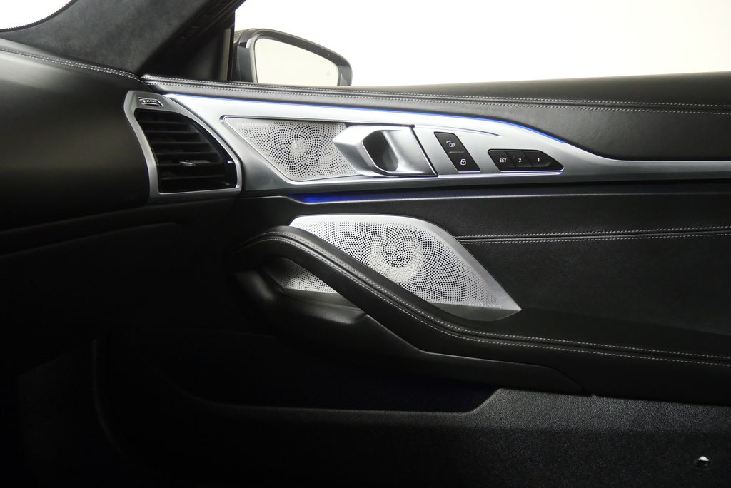 Thumbnail: 2021 BMW 8 Series - 31