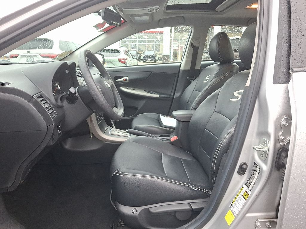 Thumbnail: 2012 Toyota Corolla - 14