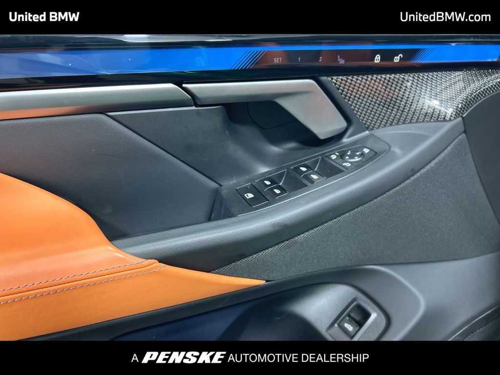 Thumbnail: 2025 BMW M5 - 11