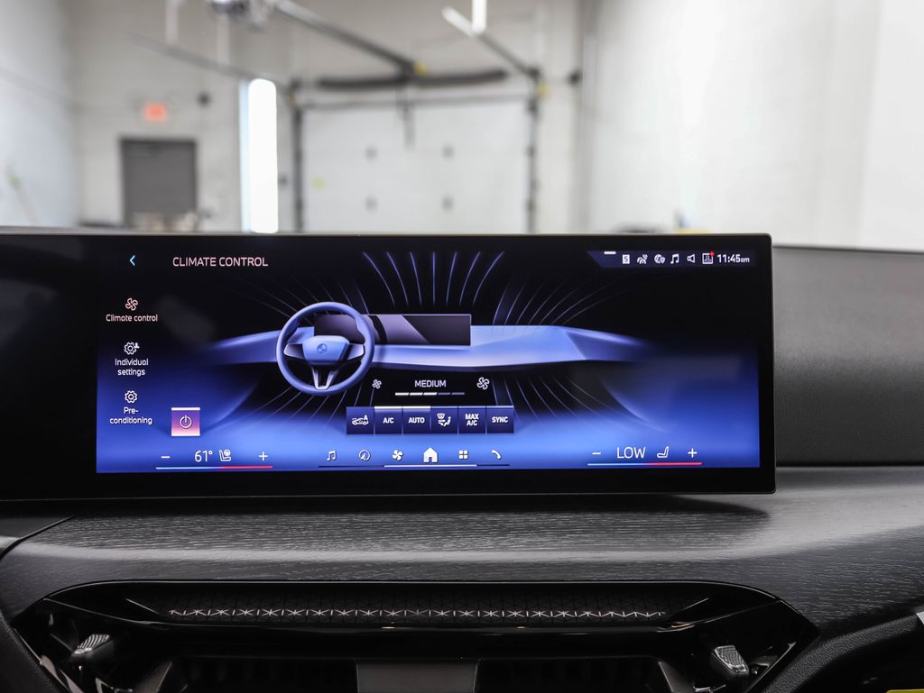 Thumbnail: 2025 BMW 3 Series - 18