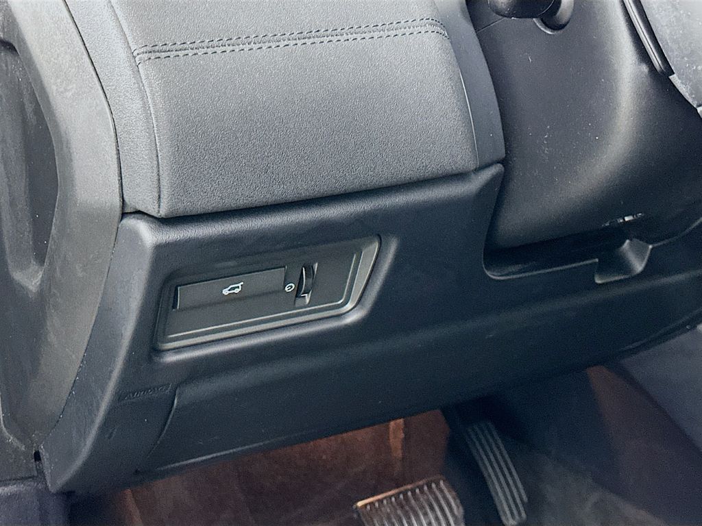 Thumbnail: 2015 Land Rover Range Rover Evoque - 10