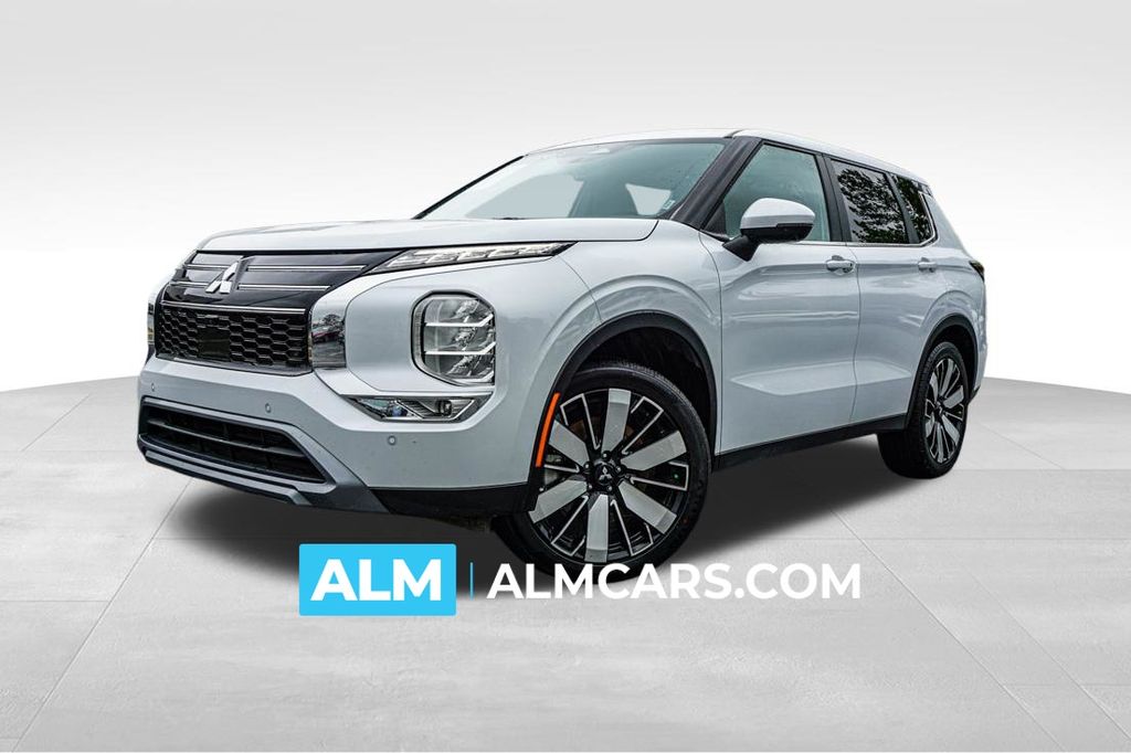 White Diamond 2025 Mitsubishi Outlander SUV / Crossover Front-Wheel Drive Continuously Variable Transmission