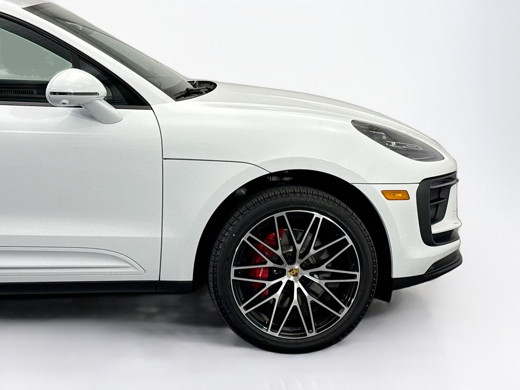 Thumbnail: 2026 Porsche Macan - 11