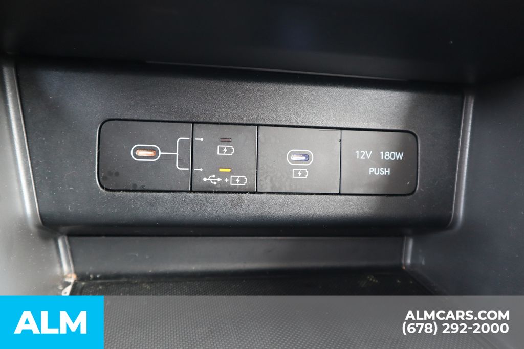 Used 2025 Silver Hyundai SEL image 30