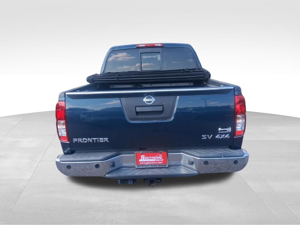 Used 2018 Blue Nissan SV image 5