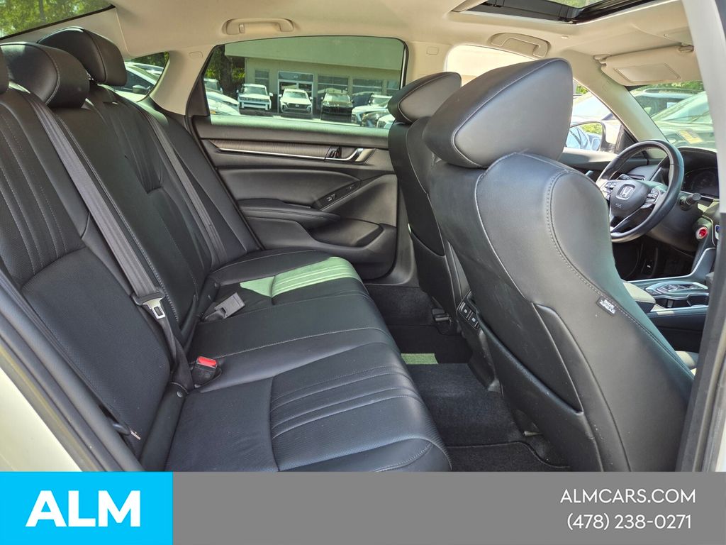 Used 2022 White Honda Touring image 14