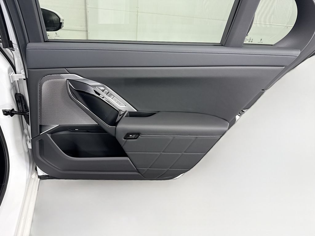 Thumbnail: 2026 BMW i7 - 26