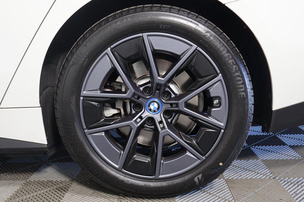 Thumbnail: 2023 BMW i4 - 16