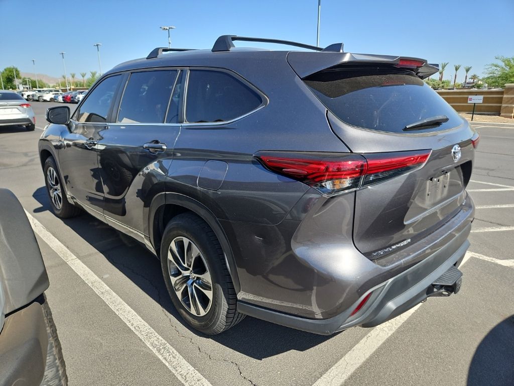 Thumbnail: 2023 Toyota Highlander - 2