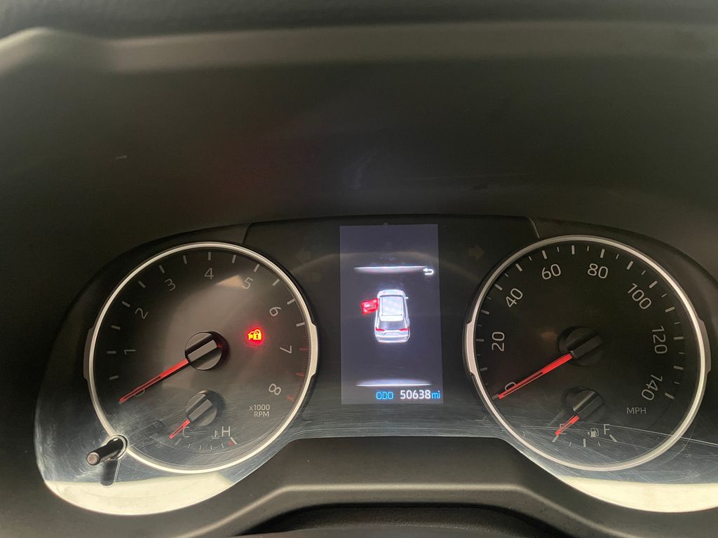 2022 Toyota RAV4 XLE 31