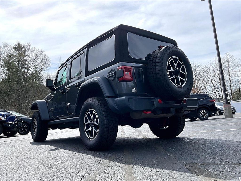 2024 Jeep Wrangler — photo 6