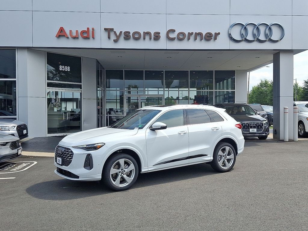 Thumbnail: 2025 Audi Q5 - 1
