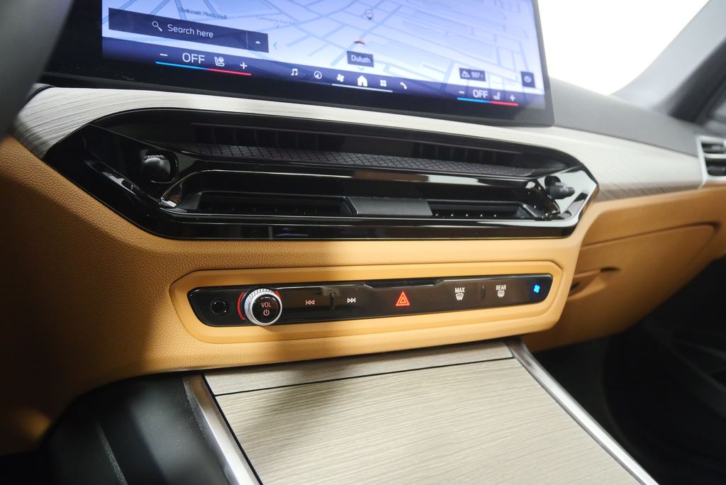 Thumbnail: 2025 BMW 3 Series - 27