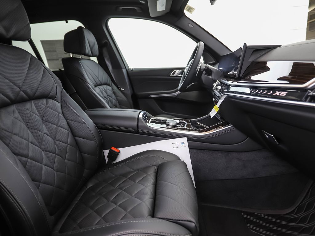 Thumbnail: 2026 BMW X5 - 31