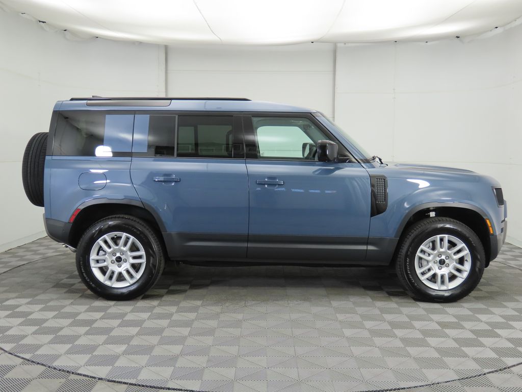 Thumbnail: 2026 Land Rover Defender - 4