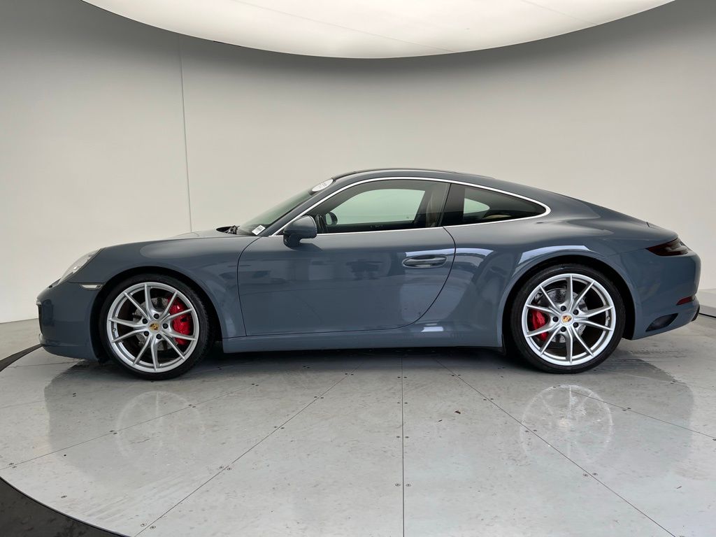 Thumbnail: 2017 Porsche 911 - 2