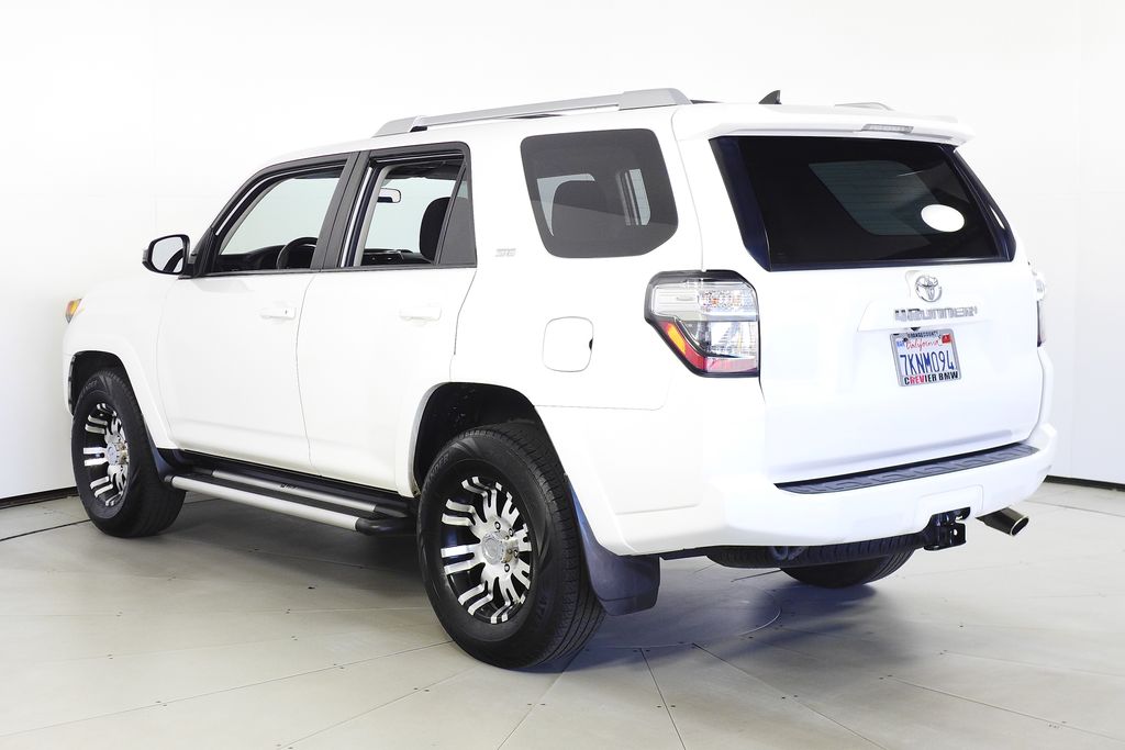 Thumbnail: 2015 Toyota 4Runner - 9