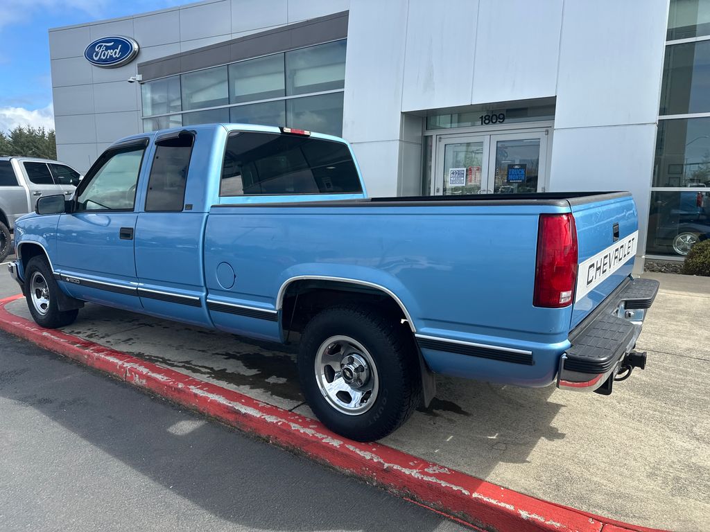 View vehicle photo 2