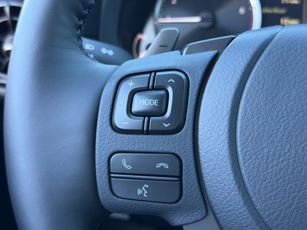 2025 Lexus IS 300 - Photo 26