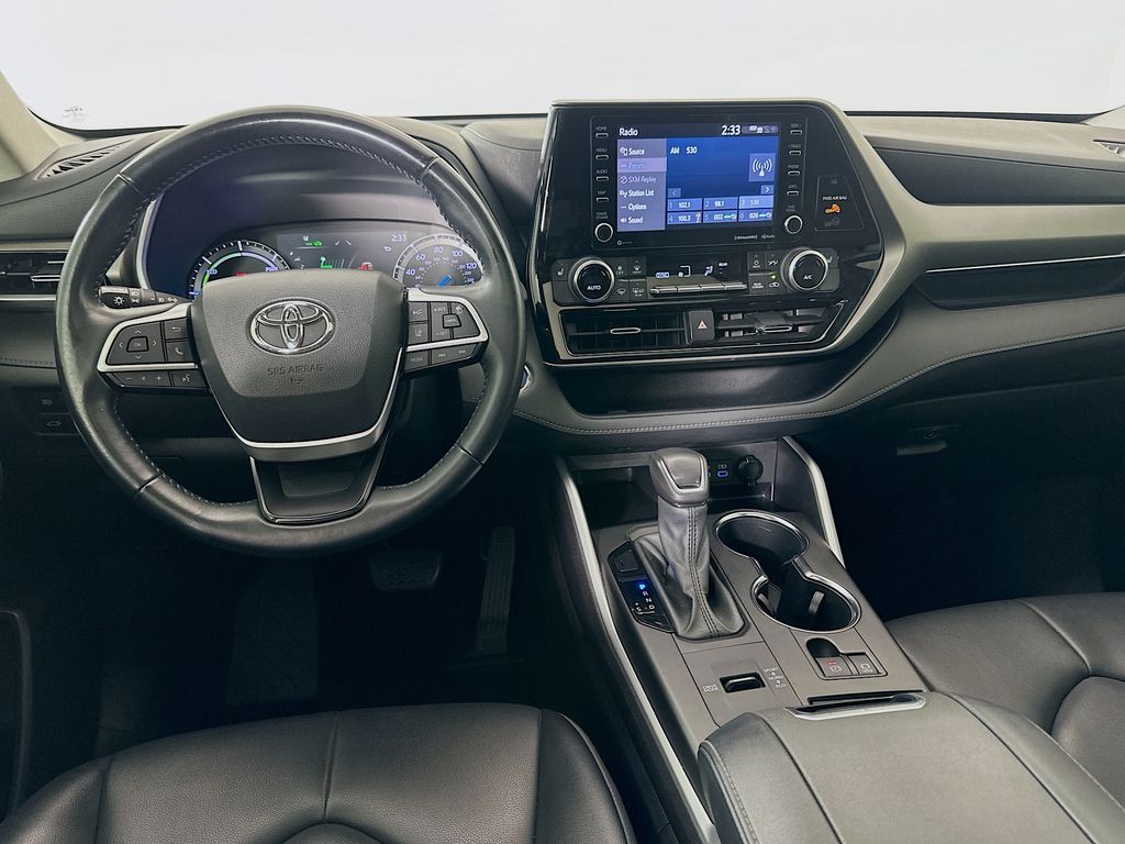 Thumbnail: 2022 Toyota Highlander - 22