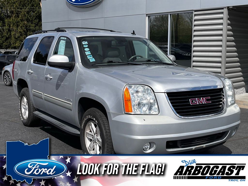 Quicksilver Metallic 2014 GMC Yukon SLT 4WD SUV / Crossover Four-Wheel Drive 6-Speed Automatic Overdrive