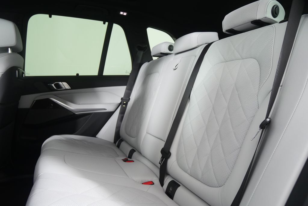 Thumbnail: 2026 BMW X5 - 14