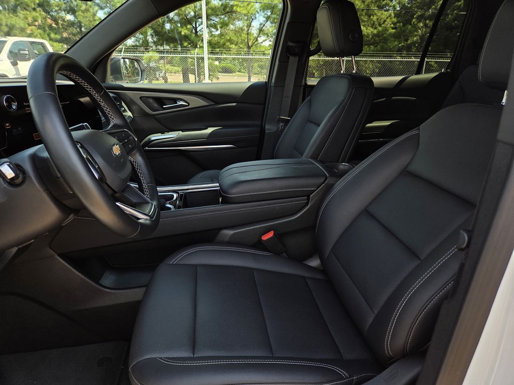 Used 2026 Chevrolet Traverse SUV
